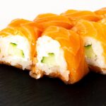 Rollo fresco con pepino y queso